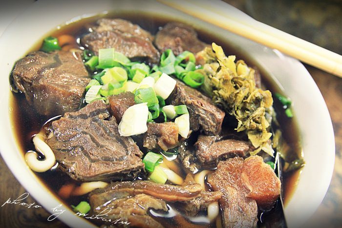台北 ▌建宏牛肉麵，八十塊擁有美味牛肉麵(C/P值高)