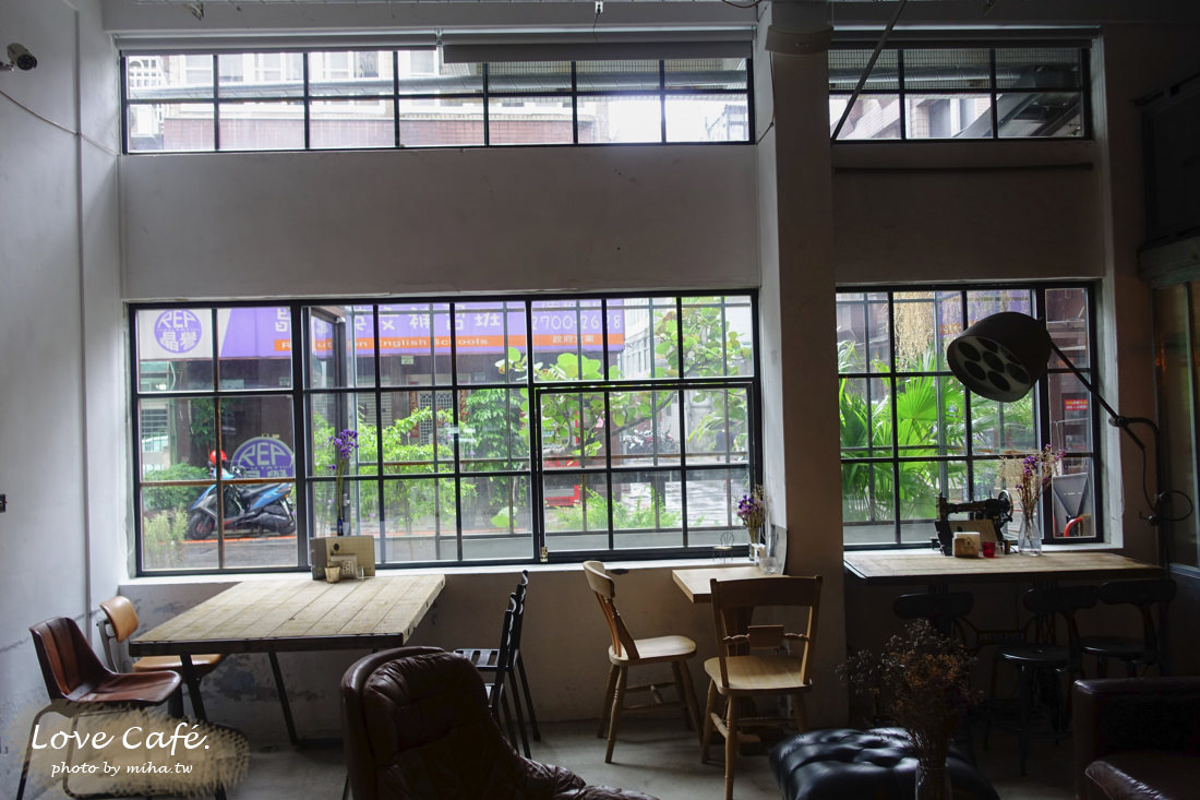 信義安和咖啡廳,舒服生活,信義區咖啡廳,復古咖啡廳,古董傢俱咖啡廳,台北婚紗場地,台北外拍餐廳
